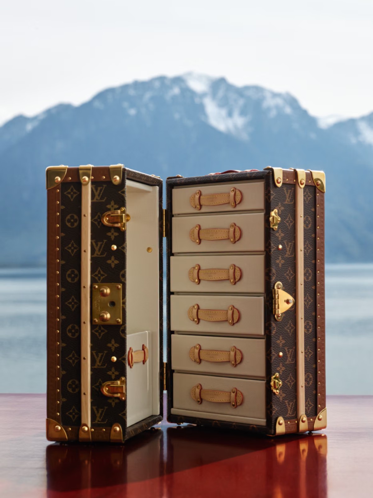 Hinh anh Louis Vuitton gói ghém nghệ thuật du hành trong BST Flight Mode Thu Đông 2026 10