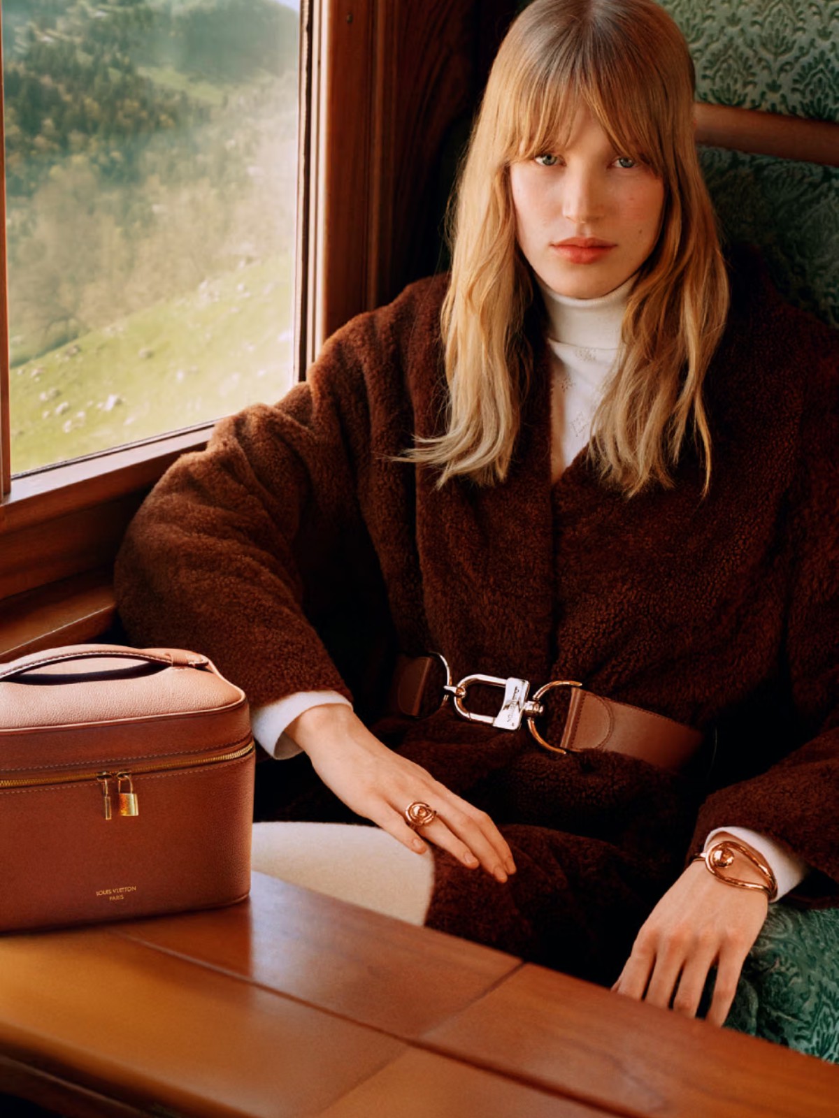 Hinh anh Louis Vuitton gói ghém nghệ thuật du hành trong BST Flight Mode Thu Đông 2026 2