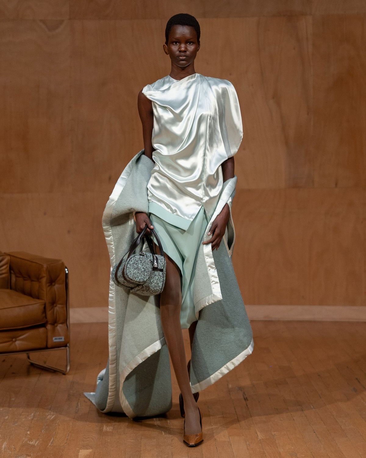 Hinh anh Vì sao Julie Kegels được chọn cho LVMH Prize 2026? 4