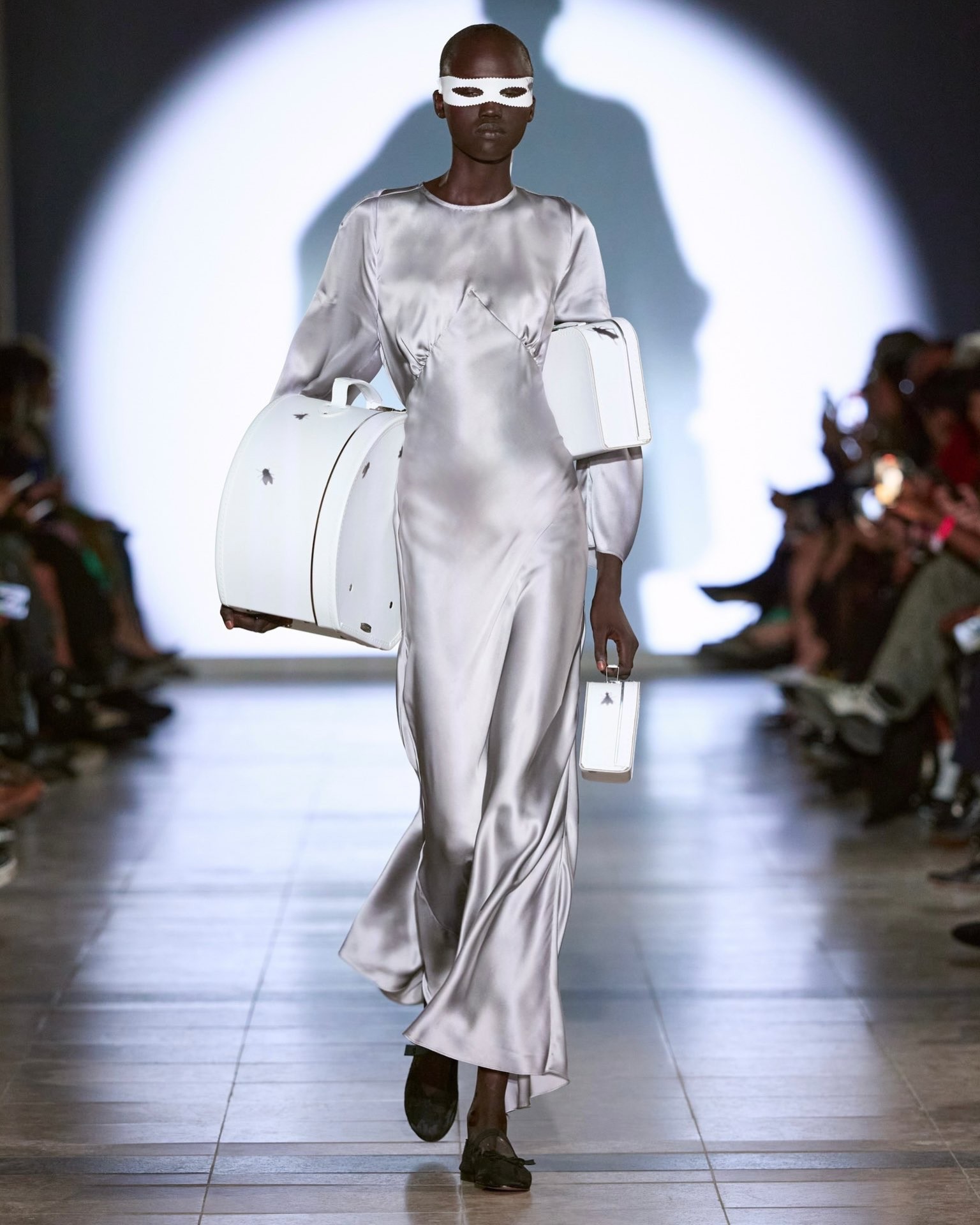 Hinh anh Vì sao Julie Kegels được chọn cho LVMH Prize 2026? 6
