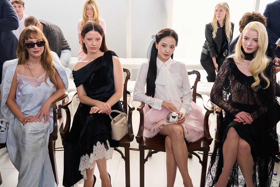 Hinh anh Dior Women's Spring/Summer 2027: Tìm thấy vẻ đẹp trong những bất toàn của tự nhiên 1