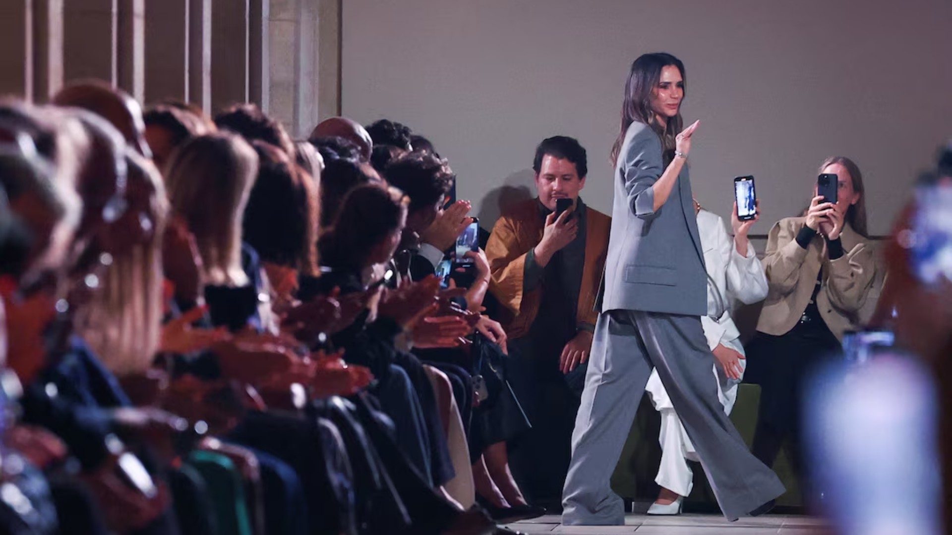 Hinh anh Victoria Beckham: Từ celebrity brand đến cỗ máy sinh lời 2