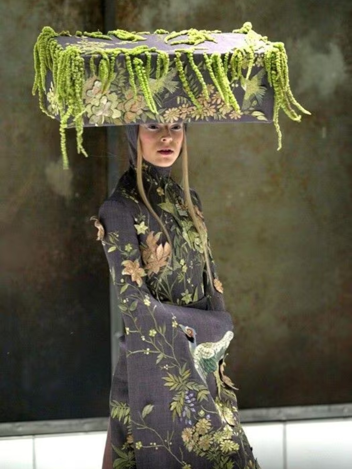 Hinh anh Alexander McQueen và Isabella Blow: Một mối duyên, những đường may dang dở 14