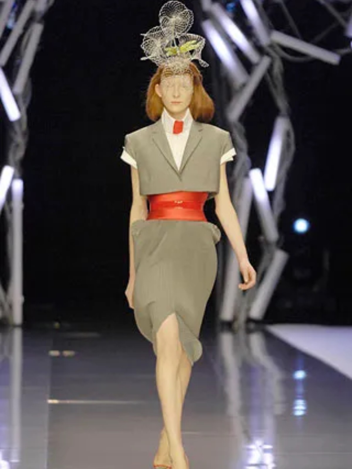 Hinh anh Alexander McQueen và Isabella Blow: Một mối duyên, những đường may dang dở 17