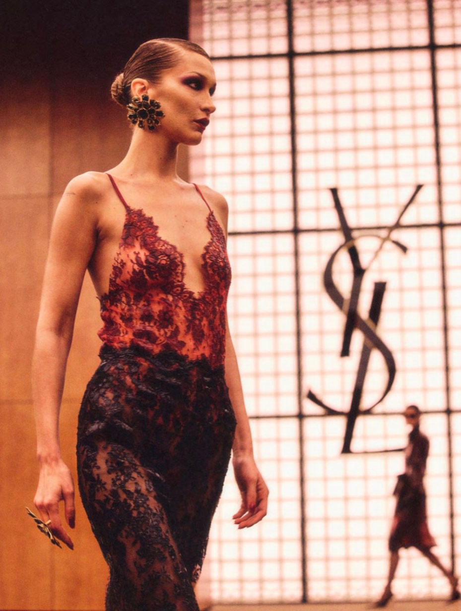 Hinh anh Anthony Vaccarello khép lại hành trình 10 năm tại Saint Laurent 2