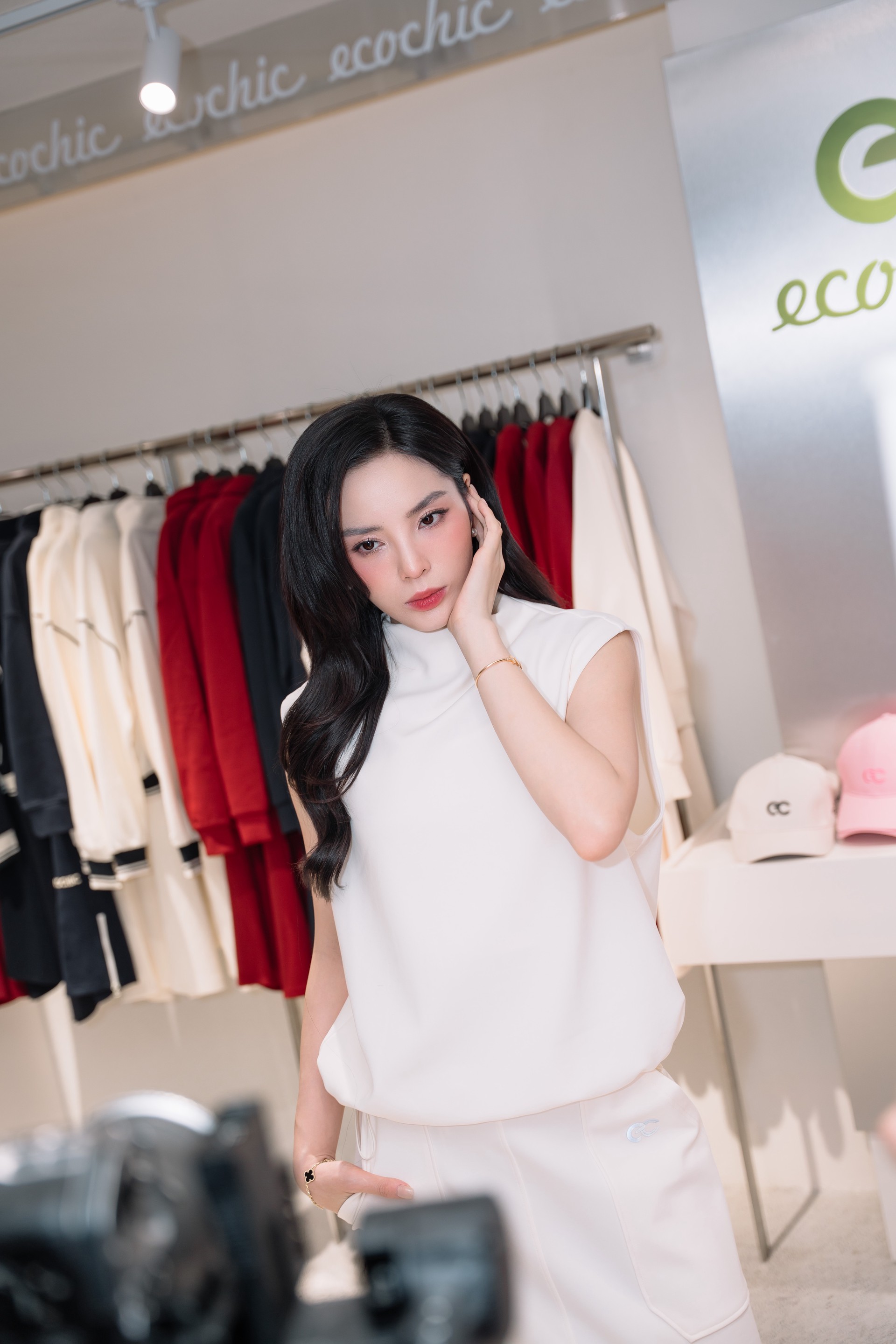 Hinh anh Khám phá không gian thời trang năng động của ECOCHIC tại Hà Nội 7