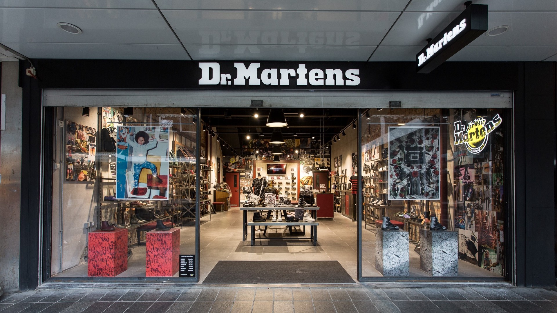 Hinh anh Dr. Martens chính thức ra mắt tại Việt Nam  1