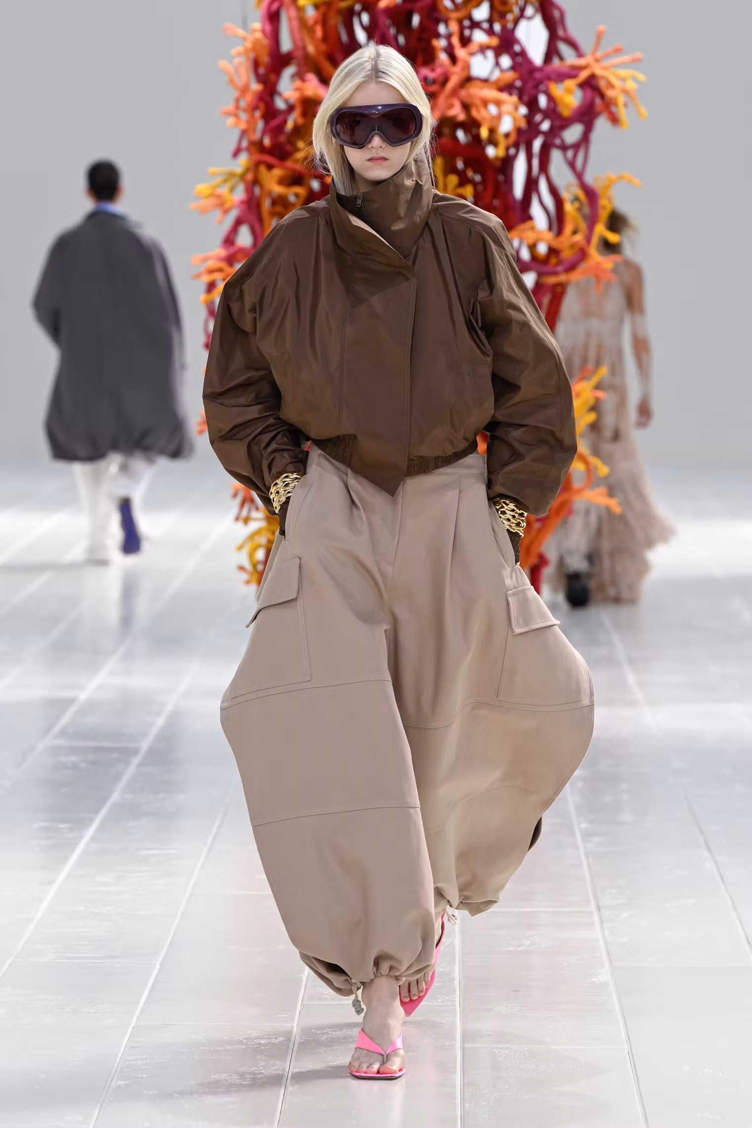 Hinh anh Balenciaga Ready-to-Wear Xuân 2027: Khi tinh thần couture bước vào đời sống thường nhật 17