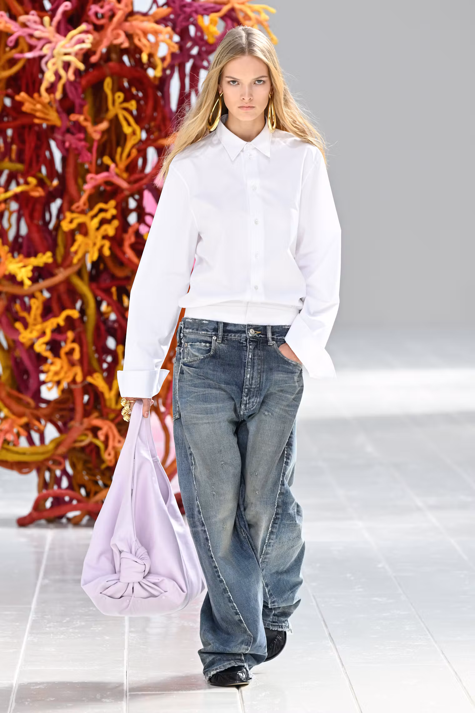 Hinh anh Balenciaga Ready-to-Wear Xuân 2027: Khi tinh thần couture bước vào đời sống thường nhật 5