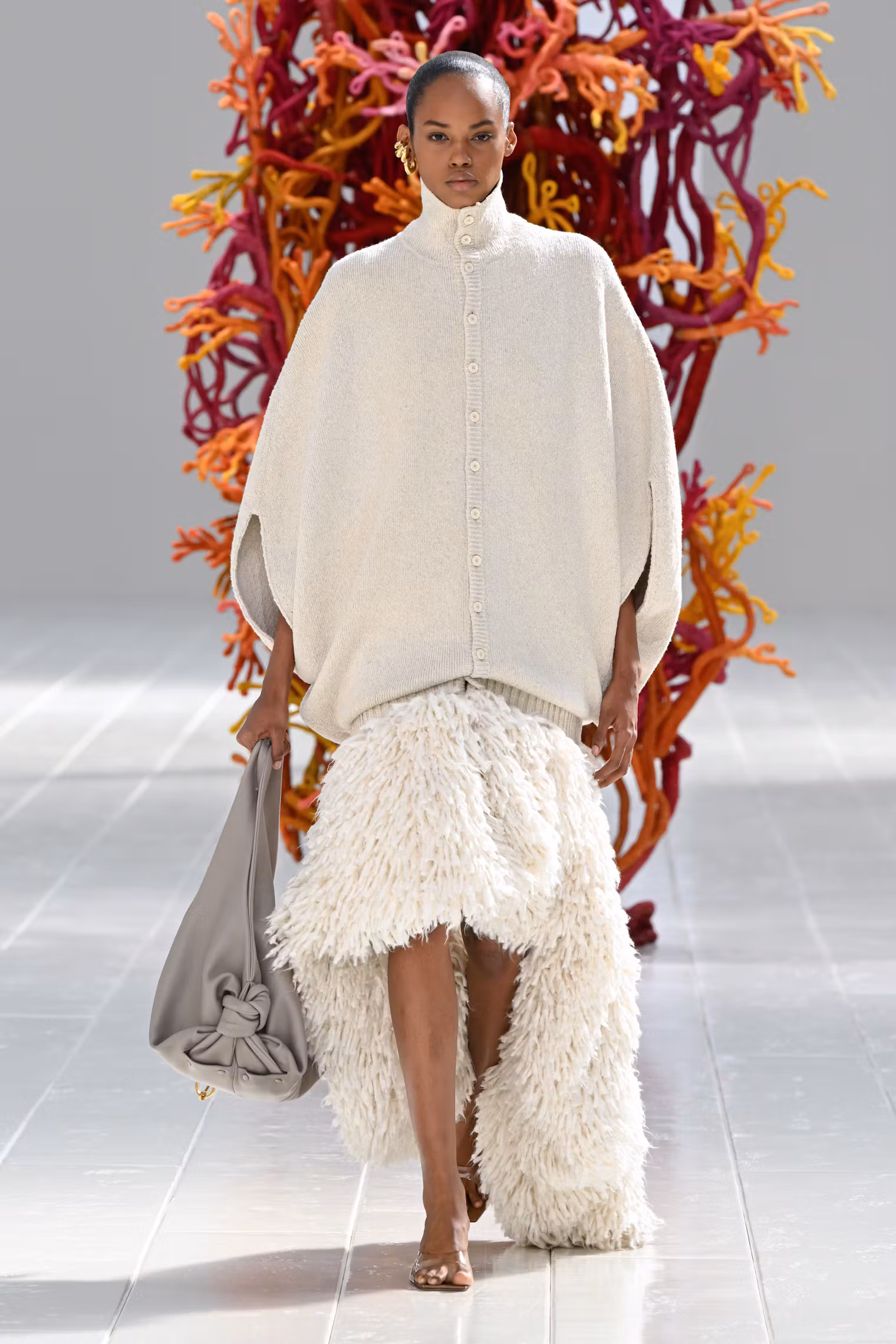 Hinh anh Balenciaga Ready-to-Wear Xuân 2027: Khi tinh thần couture bước vào đời sống thường nhật 19