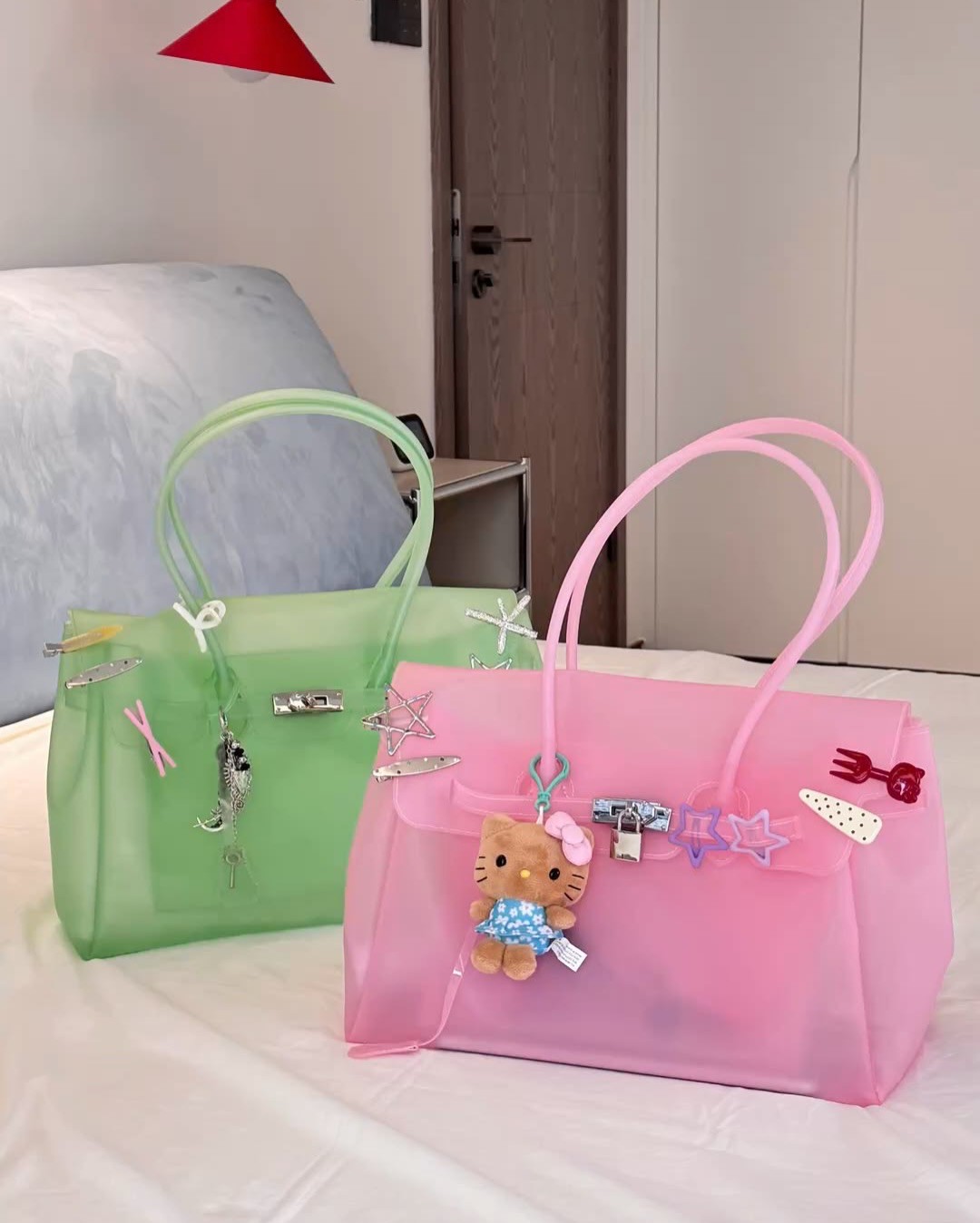 Hinh anh Bất chấp ngày mưa, xuống phố cùng jelly bag 2