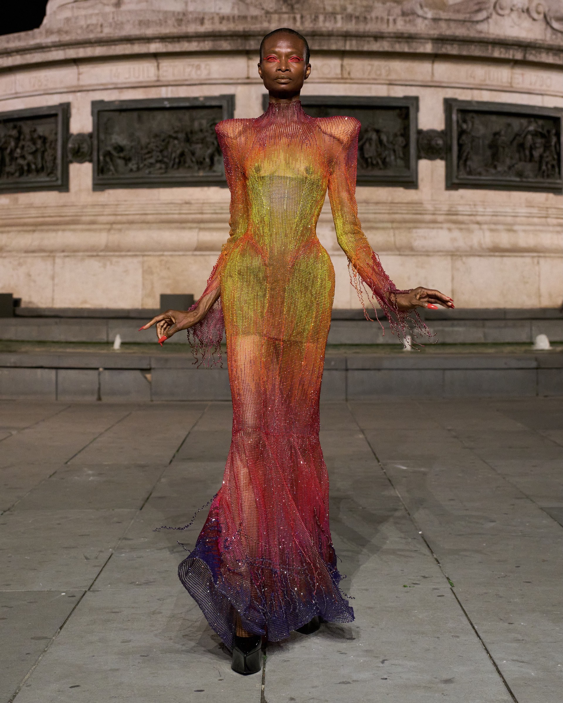 Hinh anh Paris Fashion Week: Những thế giới khác lạ trên sàn diễn thời trang 16