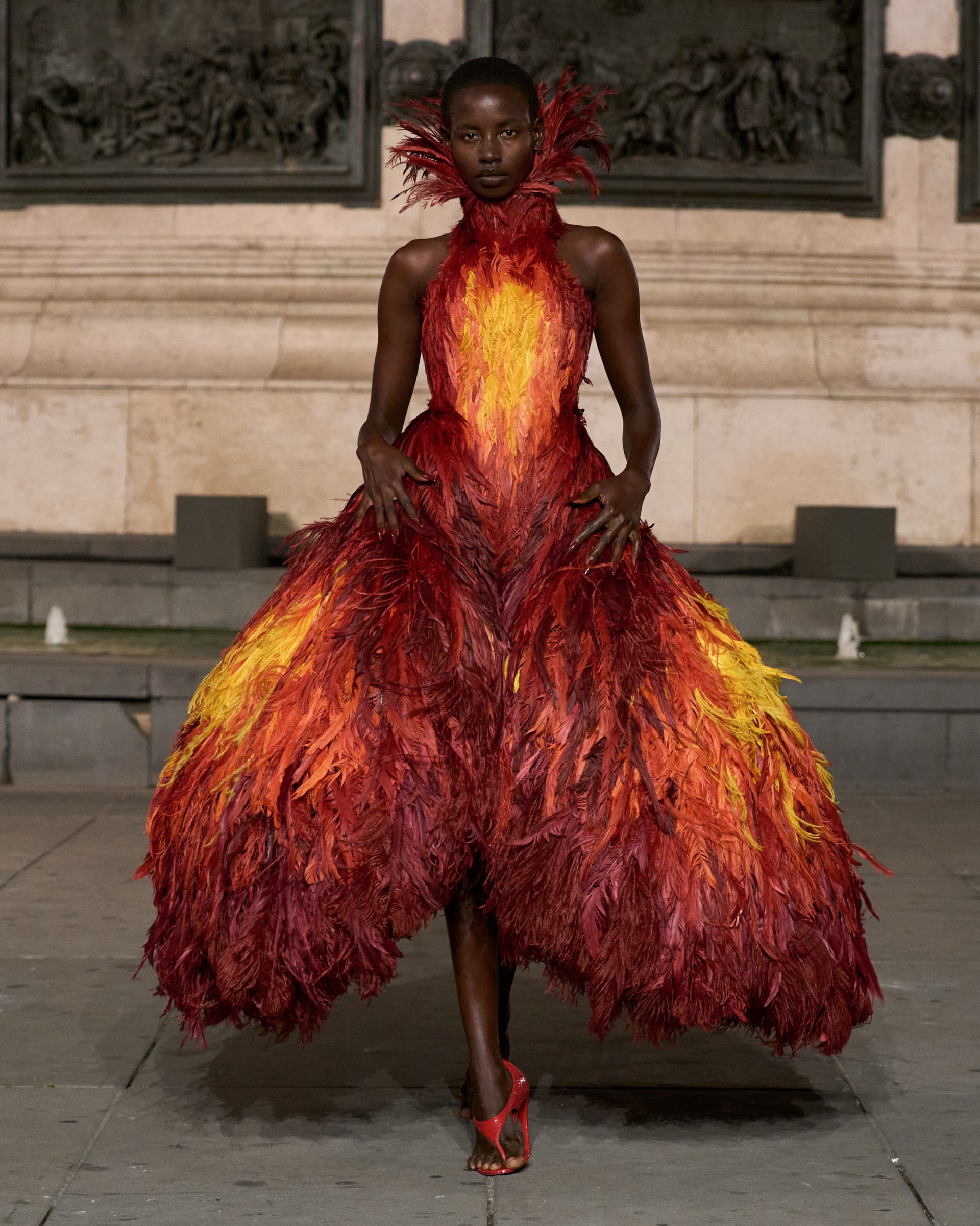 Hinh anh Paris Fashion Week: Những thế giới khác lạ trên sàn diễn thời trang 18