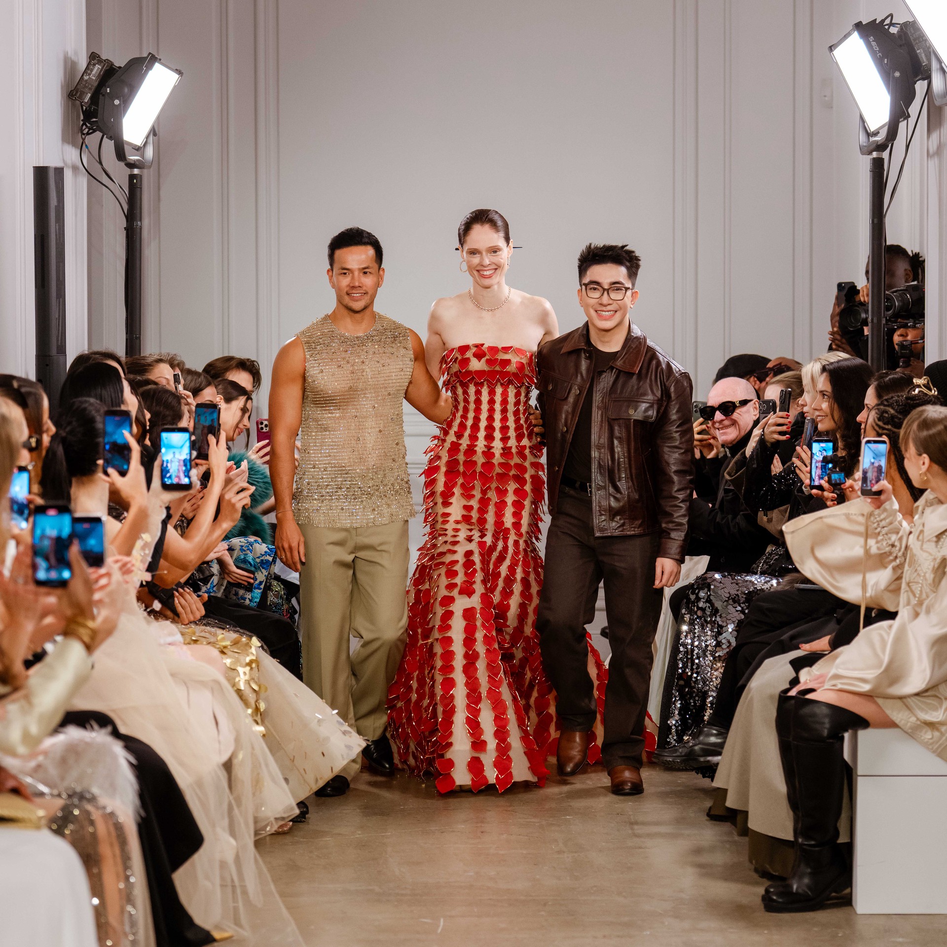 Hinh anh PHAN HUY Spring/Summer 2027 Ready-To-Wear: Hành trình trở về quê hương sau 3 năm ra mắt tại Pháp 1