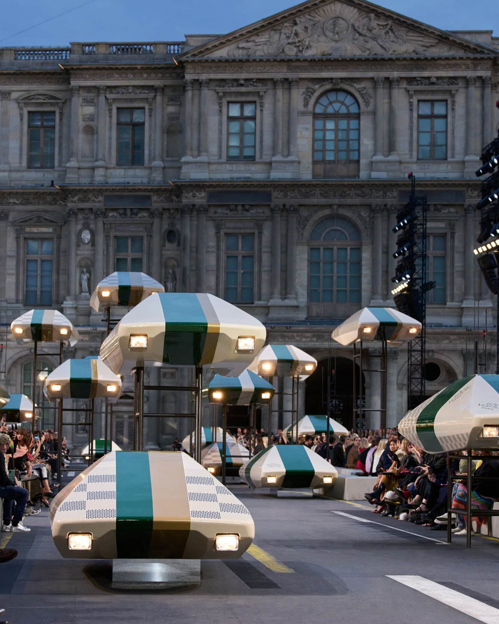Hinh anh Sàn diễn Paris Fashion Week - Nơi bắt đầu kể câu chuyện thời trang 15
