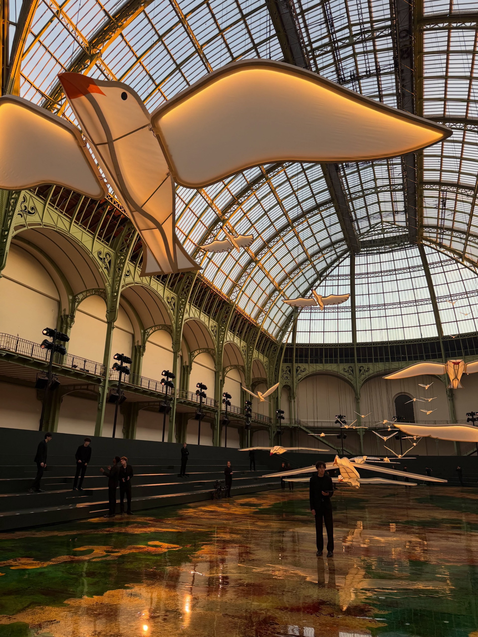 Hinh anh Sàn diễn Paris Fashion Week - Nơi bắt đầu kể câu chuyện thời trang 3