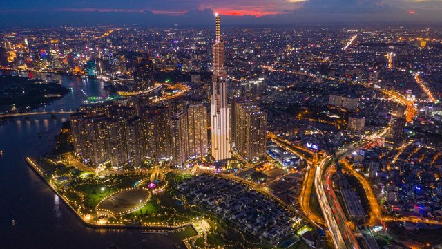 Việt Nam có trở thành trung tâm mua sắm mới của giới trẻ Đông Nam Á?