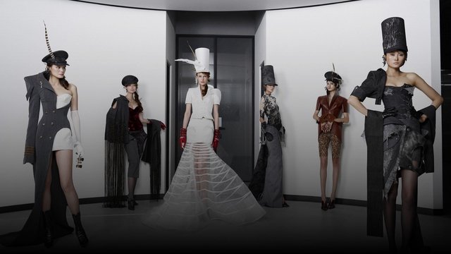 5 dấu ấn đặc sắc từ các nhà thiết kế trẻ trong BST tốt nghiệp K27TT của trường Đại học Văn Lang