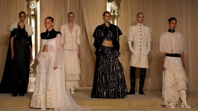 Paris Fashion Week SS26: Kỷ lục ra mắt tân giám đốc sáng tạo và tái lập chuẩn mực mới