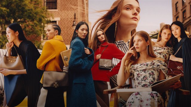 Một mùa Thu New York tĩnh lặng trong Tory Burch Fall 2025