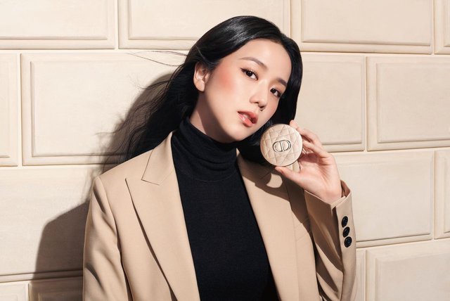 Cách Matte finish "lấy lòng" mùa mưa Sài Gòn "khó chiều"