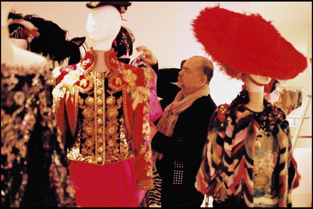 Tại sao địa hạt thời trang cần Christian Lacroix trở lại?