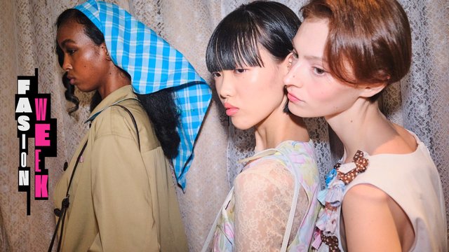 Sandy Liang Spring 2026: Ngôi nhà búp bê và những bà ngoại khu phố Tàu