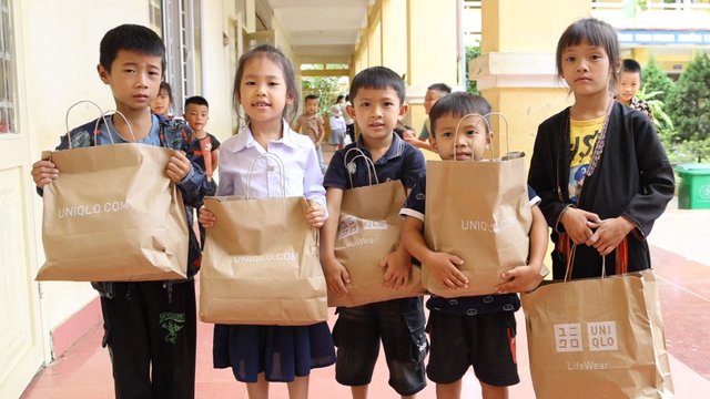 UNIQLO Việt Nam chung tay khắc phục hậu quả bão lũ