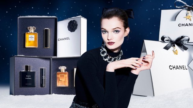 Vũ trụ mùa đông CHANEL Holiday 2025: “Winter Constellation”