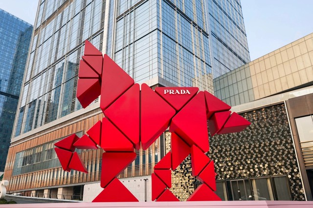 Ngựa Prada phi nước đại giữa Thành Đô có gì đặc biệt?