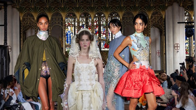 London Fashion Week Xuân Hè 2027: Nổi loạn và lãng mạn