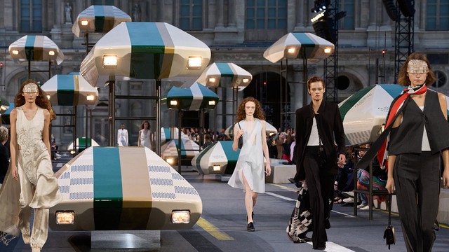 Louis Vuitton Xuân/Hè 2027: Chuyến du hành tới tương lai