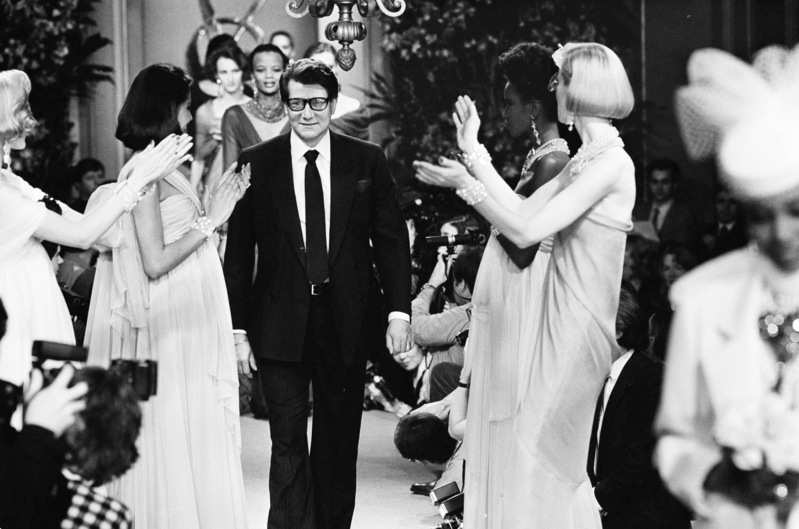 Yves Saint Laurent - "Em chỉ cần thiết kế, thế giới để anh lo"