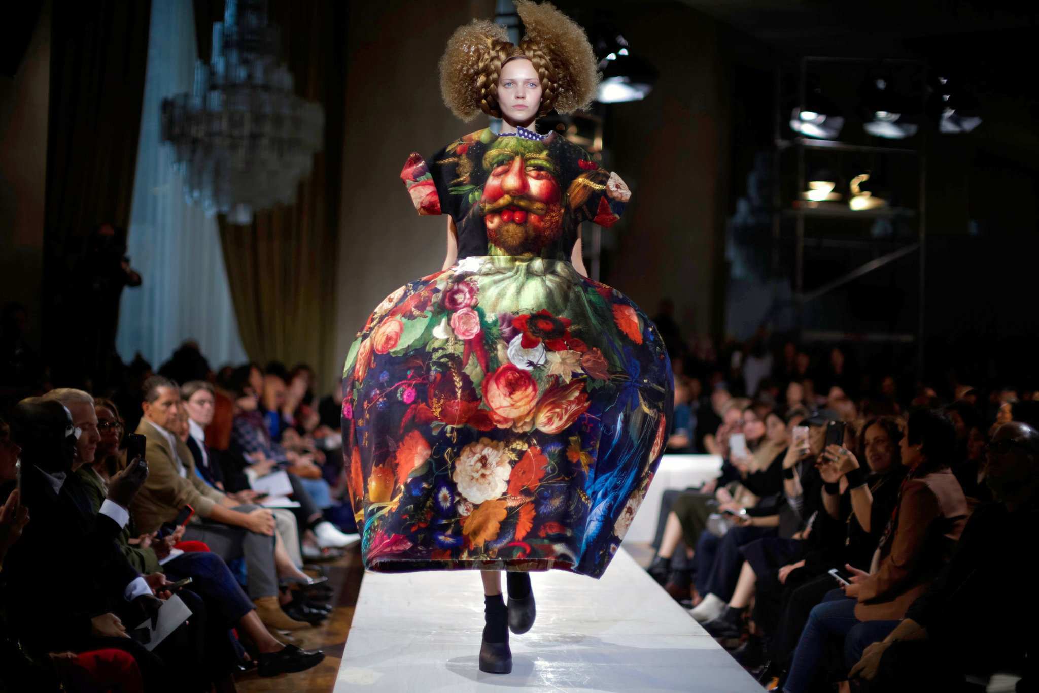Comme des Garcons Spring 2018: Chạm tới cảm xúc