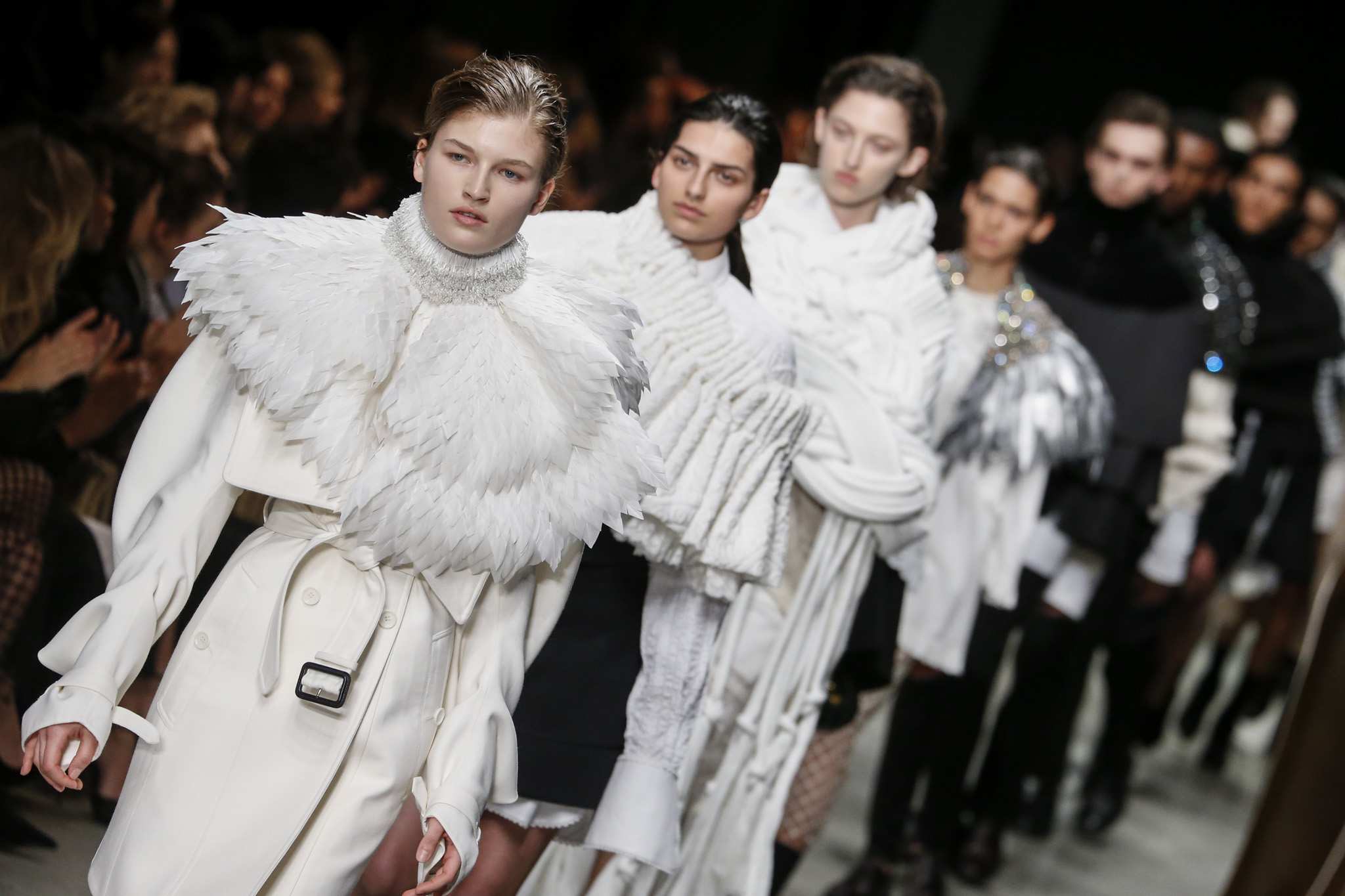 Lời từ biệt từ Christopher Bailey sau 17 năm tại Burberry