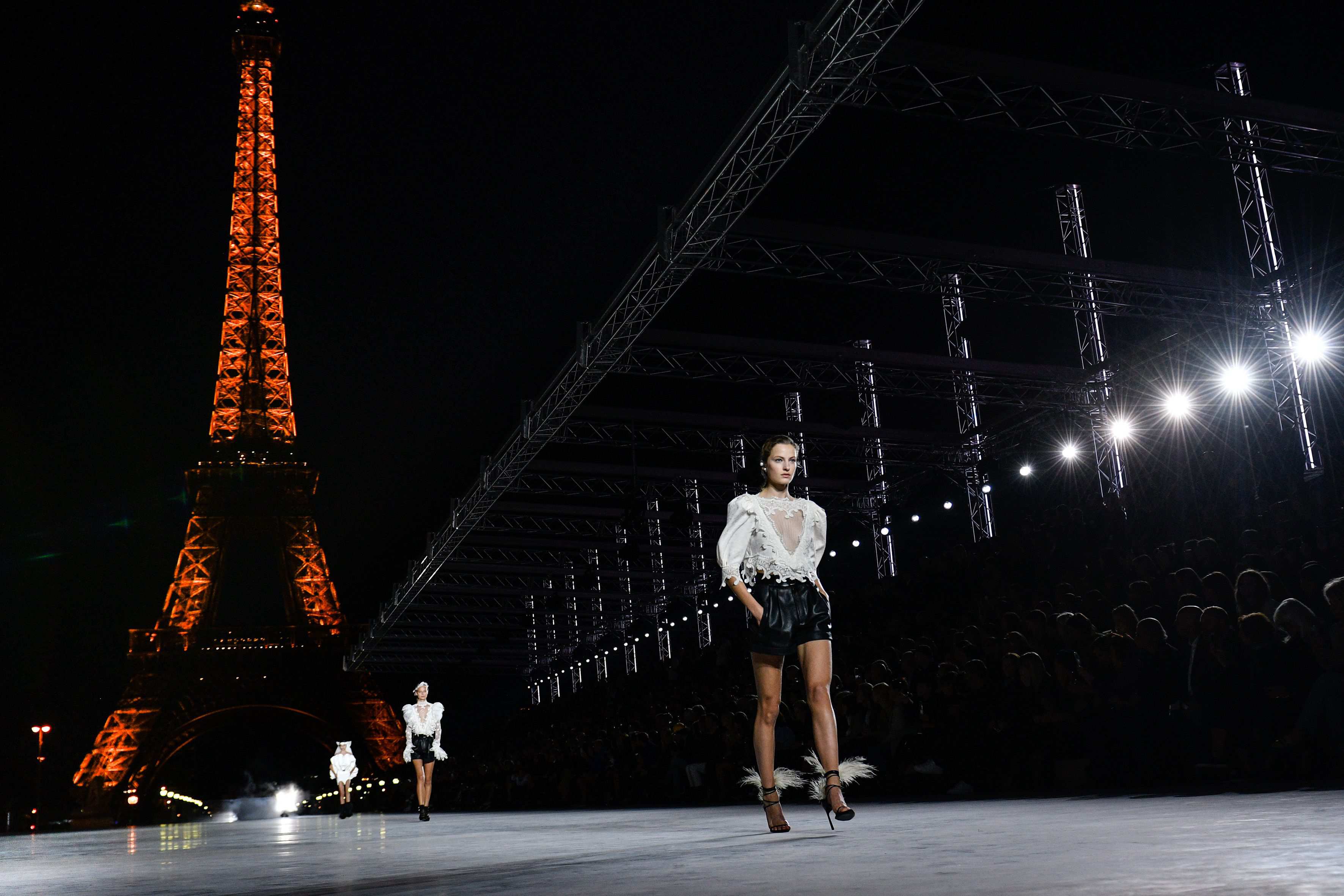 Saint Laurent dự định tổ chức show thời trang tại New York?