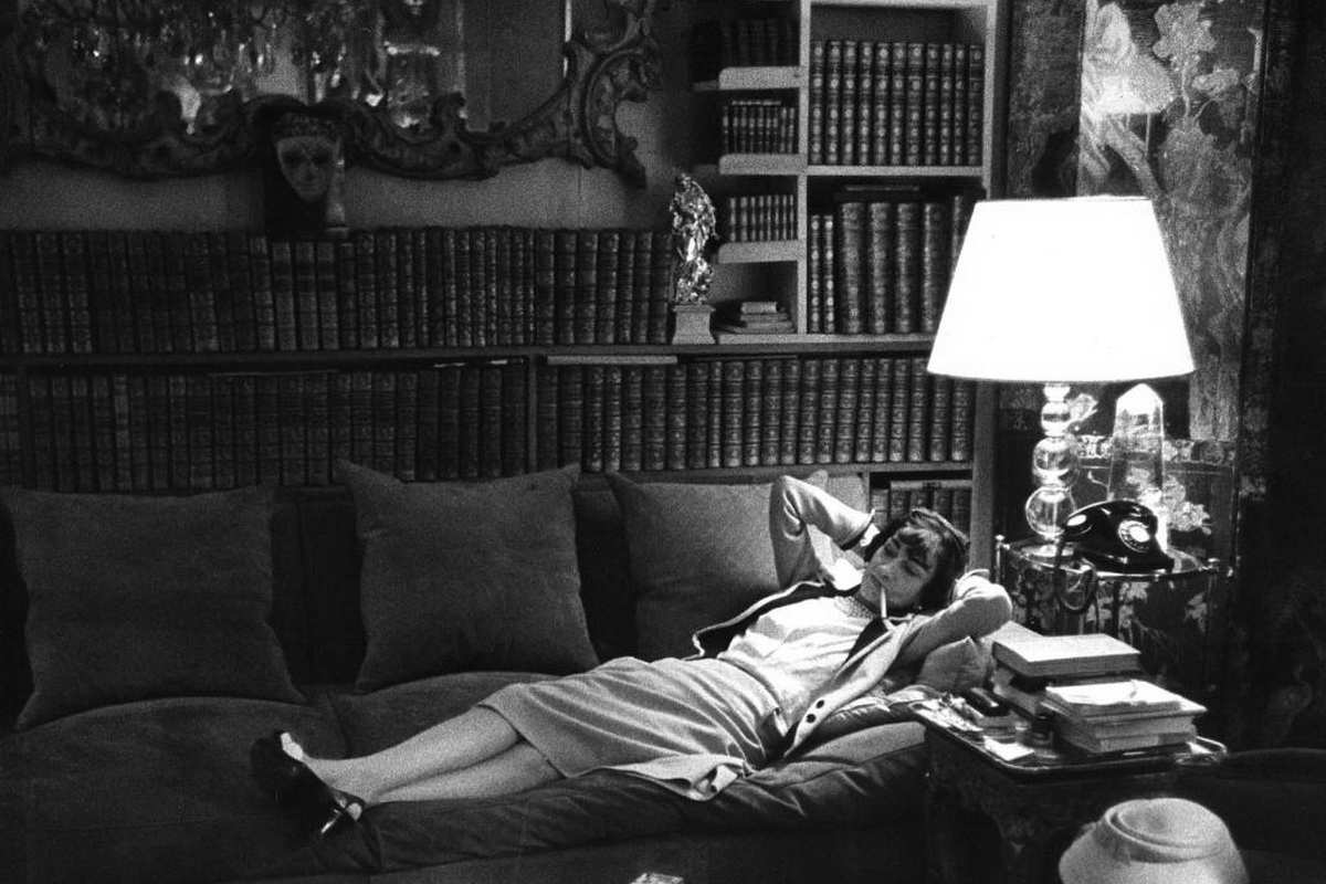 Coco Chanel: The Woman Who Reads - Một tượng đài của thời trang