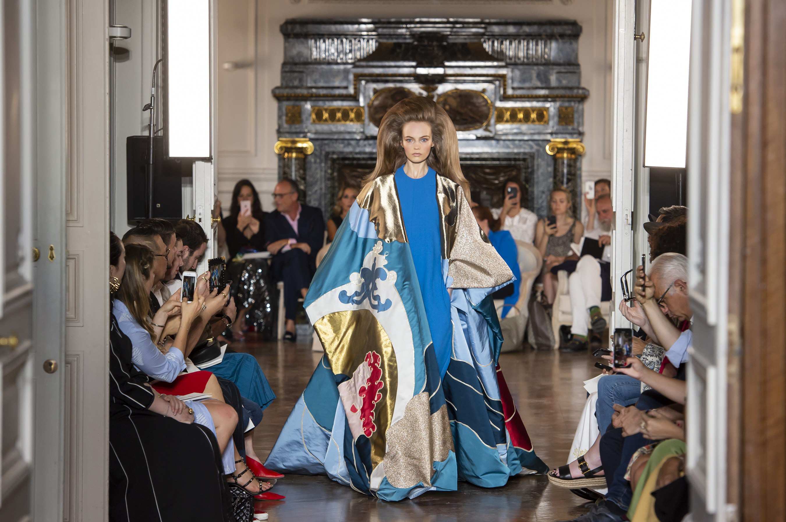 Couture Thu 2018: Mộng mơ và những điều kỳ diệu
