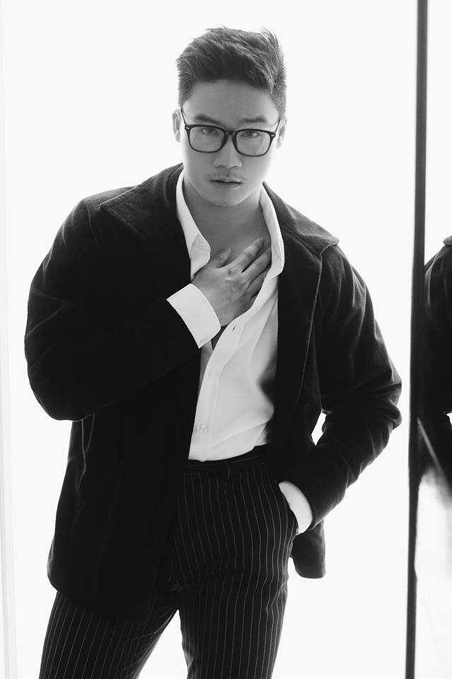 Hinh anh Được biết, anh đã từng tham gia Australia Sydney Fashion Week. Không những thế, vừa qua, anh đã có cơ hội gặp gỡ NTK Kim Jones của Dior và Naomi Campbell khi họ đến Việt Nam; là đại diện tham dự triển lãm Louis Vuitton tại Singapore. Anh có thể chia sẻ về những trải nghiệm đặc biệt này? 1