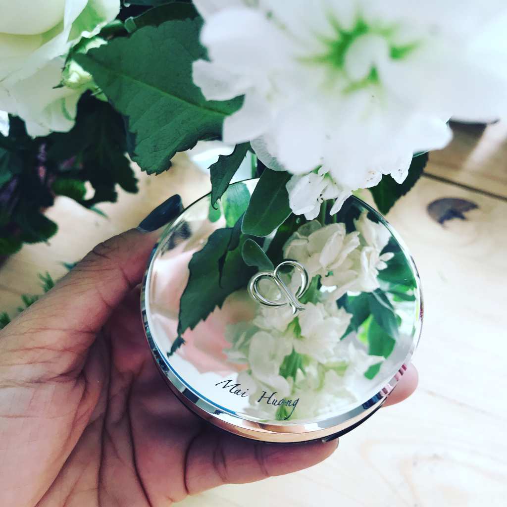 Radiant Cushion Foundation: Cảm giác mát nhẹ tựa không