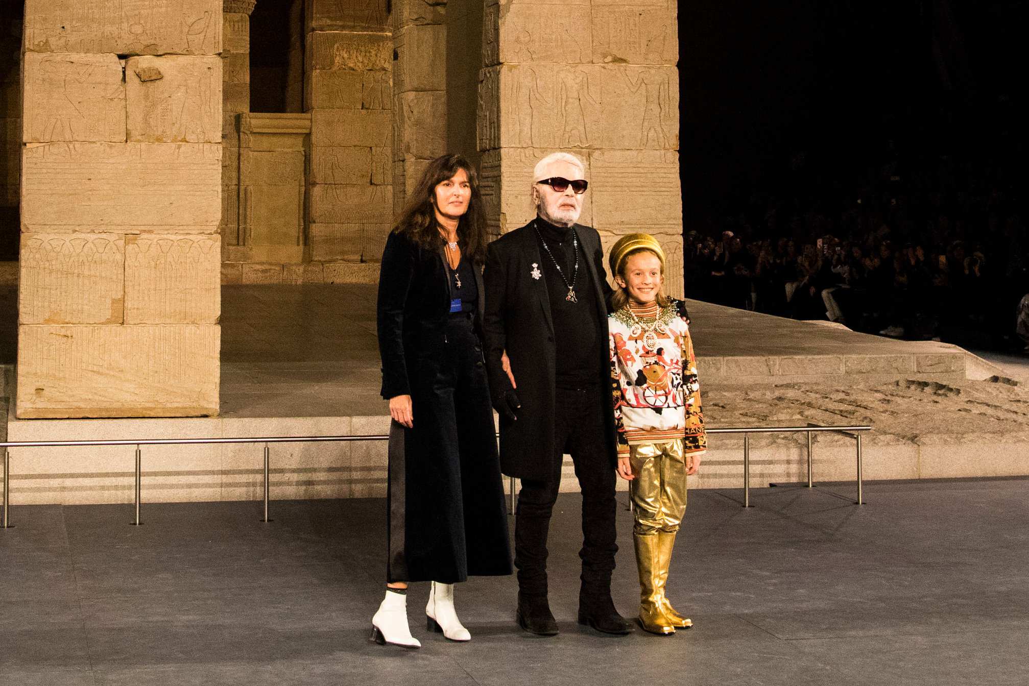 “Cánh tay mặt” của Karl Lagerfeld, NTK Virginie Viard sẽ kế nhiệm và viết nên chương mới của Chanel
