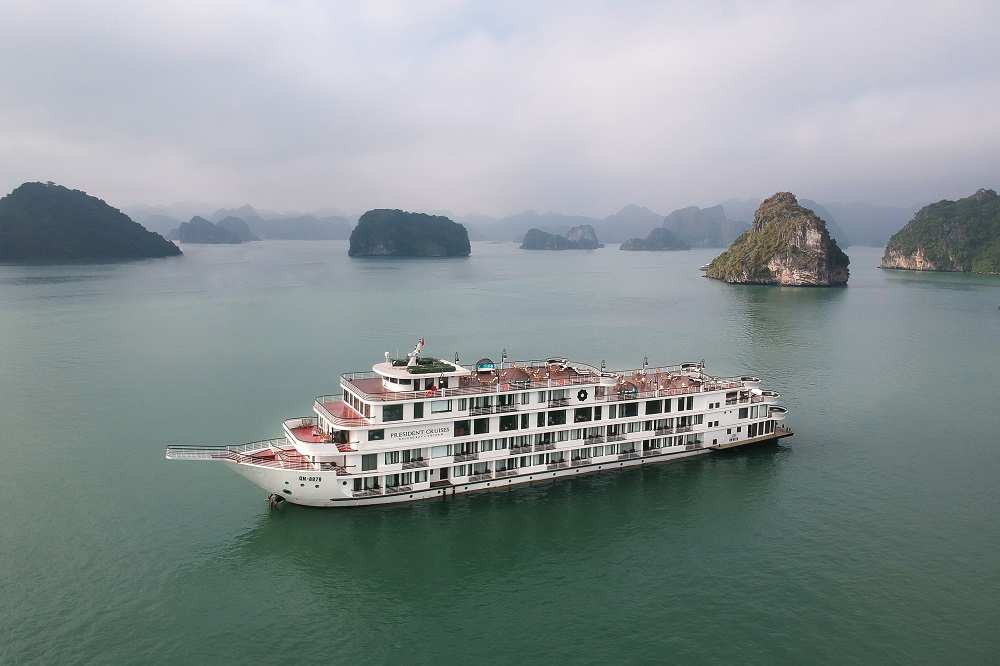 Fashion Voyage 2: Chuyến viễn du thời trang giữa kỳ quan của đạo diễn Long Kan