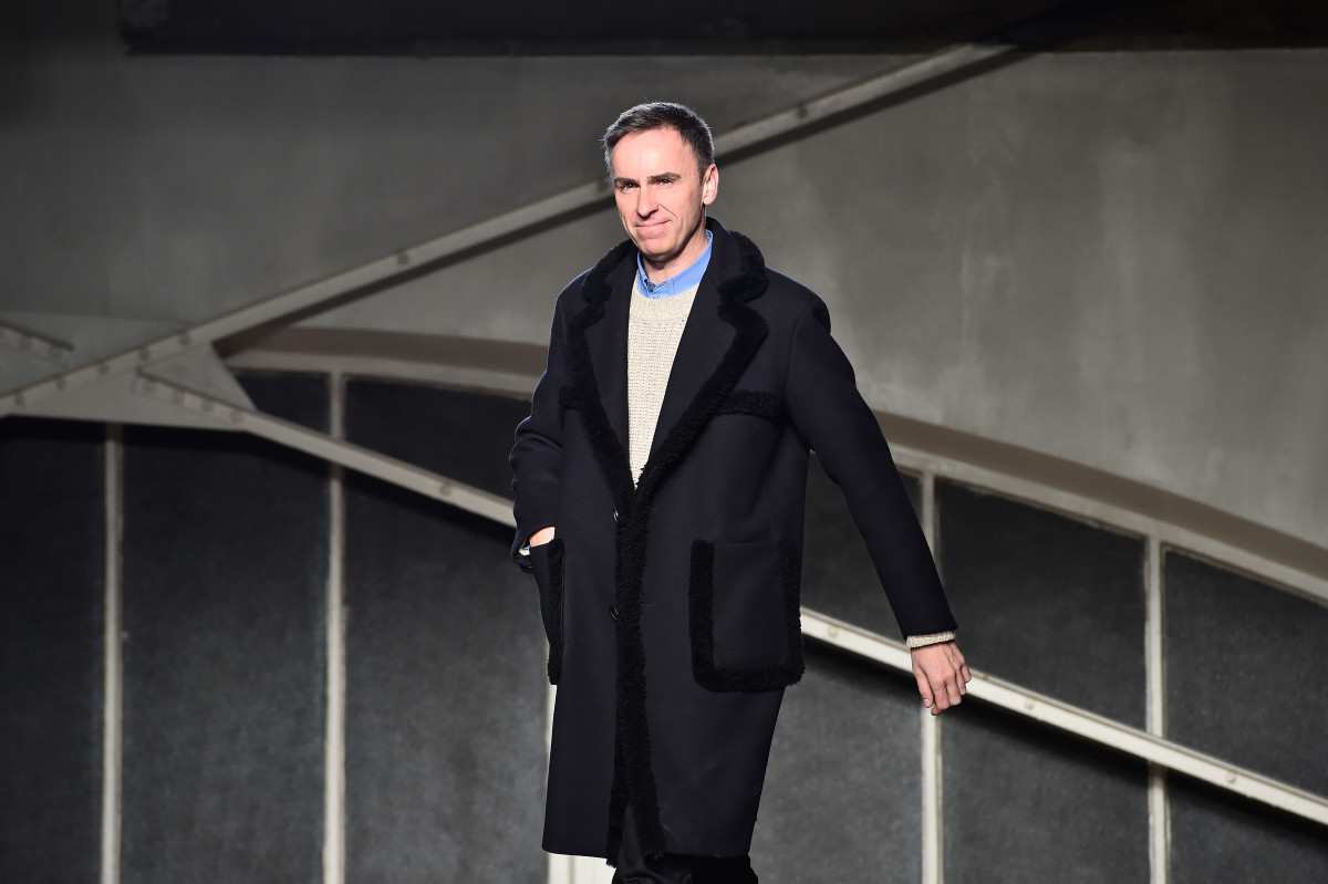 Raf Simons "hậu" Calvin Klein: "Tôi chưa bao giờ định nghĩa bản thân là một nhà thiết kế thời trang"