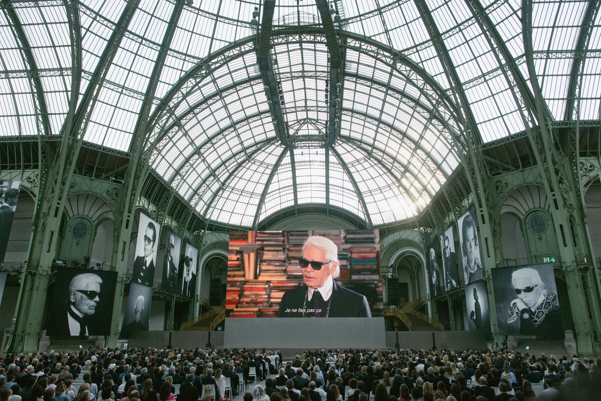 Chương trình tưởng niệm huyền thoại Karl Lagerfeld diễn ra tại Grand Palais