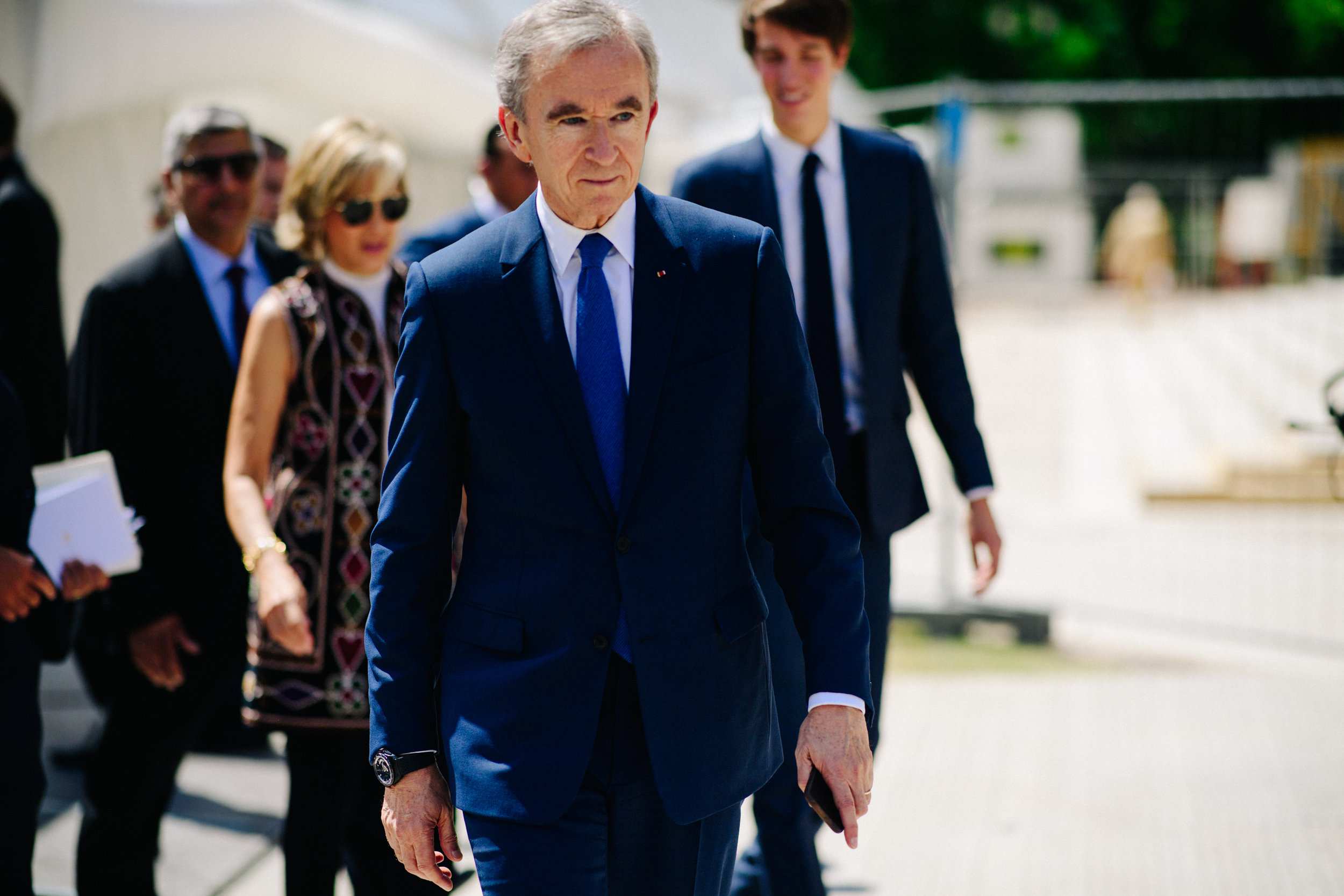 Ông trùm lĩnh vực xa xỉ Bernard Arnault vượt mặt Bill Gates để trở thành người giàu thứ 2 thế giới
