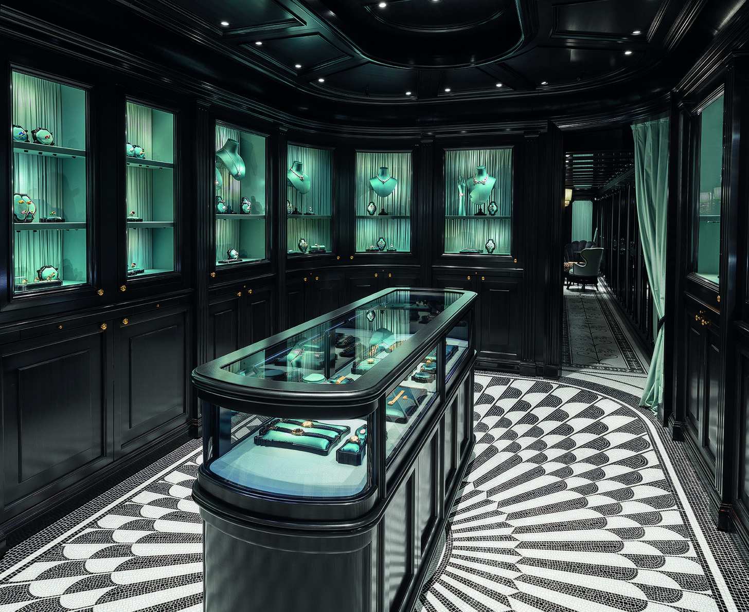 Tầm nhìn táo bạo của Gucci trong cuộc chơi trang sức cao cấp