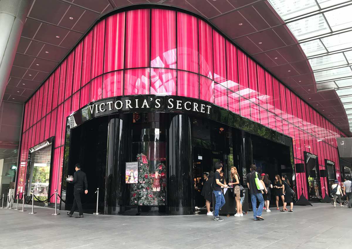 Bài học từ Victoria's Secret, khi triết lý kinh doanh lỗi thời ngay cả ông trùm cũng có thể mất ngai vương