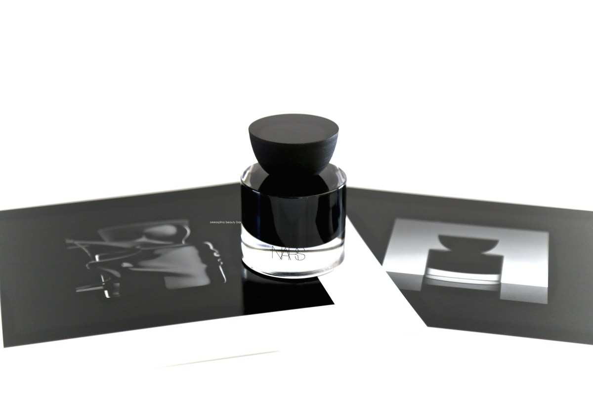 Audacious Fragrance - Bức họa trừu tượng về sự tương phản, vẻ đẹp gợi cảm hòa quyện cùng cá tính riêng