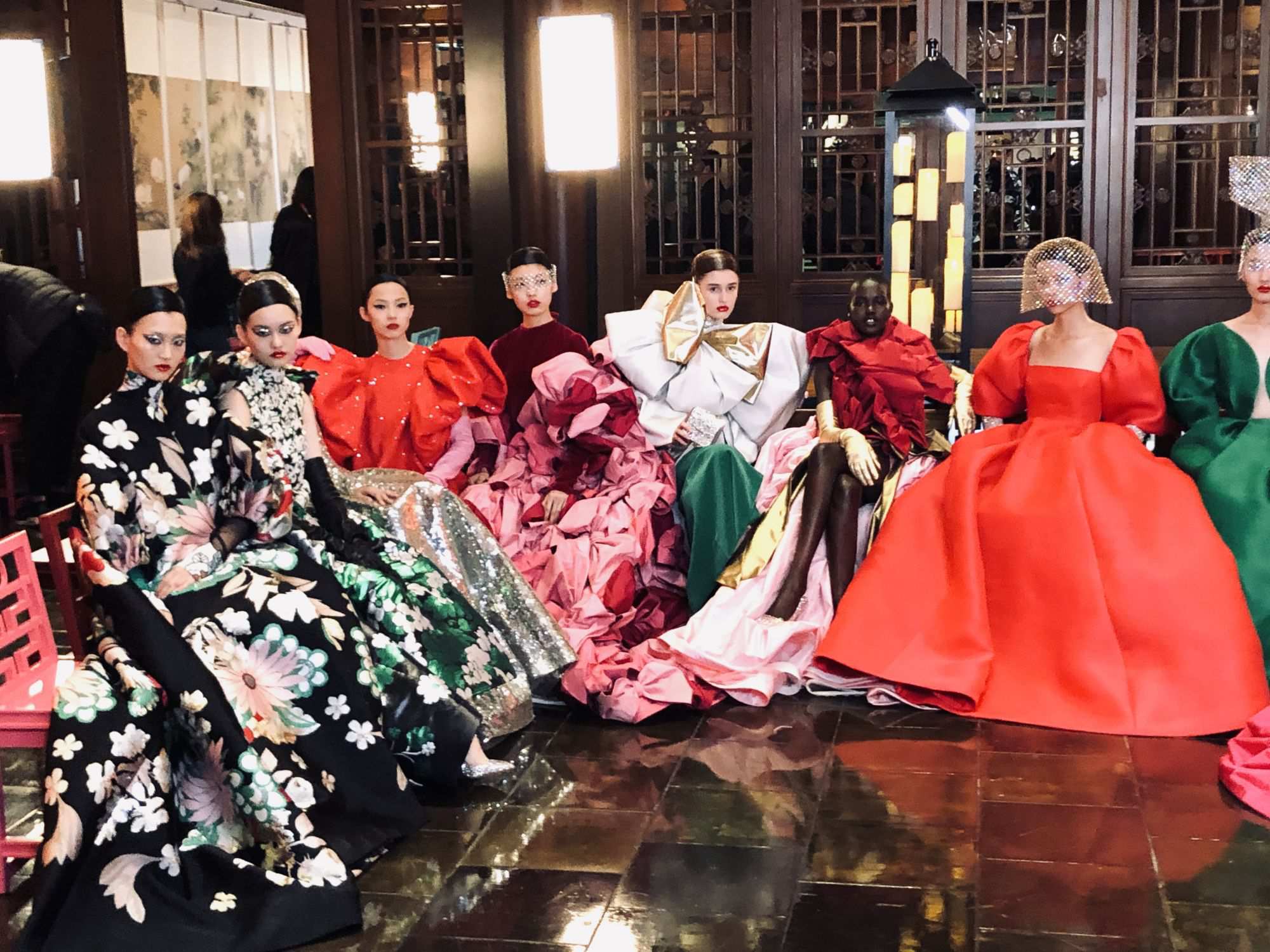 Dạt dào xúc cảm cùng Valentino Haute Couture "DayDream"