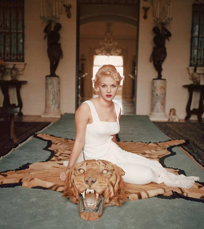 Slim Aarons: "Chụp ảnh những kẻ quyến rũ, làm những điều quyến rũ ở những nơi quyến rũ"